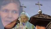 НЕМИЦА КОЈА СЕ ЗАМОНАШИЛА У СРБИЈИ: Њен деда 41 сравнио БГ са земљом, а речи патријарха Павла јој промениле живот