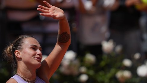 KUČKA SAM, A VAN TERENA...: Sabalenka otkrila svoje pravo lice (VIDEO)