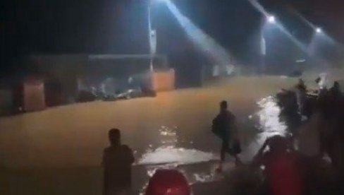 ПОГИНУЛЕ 62 ОСОБЕ МЕЂУ ЊИМА И ДЕЦА, ТРАГА СЕ ЗА 50 ЉУДИ: Велике поплаве изазване обилним кишама у Конгу ПОГИНУЛЕ 62 ОСОБЕ МЕЂУ ЊИМА И ДЕЦА, ТРАГА СЕ ЗА 50 ЉУДИ: Велике поплаве изазване обилним кишама у Конгу