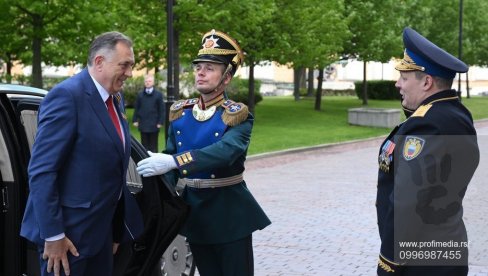 DODIK SE OGLASIO POSLE SASTANAKA SA MOĆNIM DVOJCEM: SAVEZNICI U ODBRANI DEJTONA DODIK SE OGLASIO POSLE SASTANAKA SA MOĆNIM DVOJCEM: SAVEZNICI U ODBRANI DEJTONA