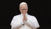 ИЗНЕНАЂУЈУЋЕ: Погледајте који сат је папа Лав носио на миси