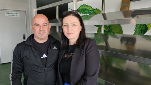DOBRO ZDRAVLJE STIŽE IZ ZELENE KAPSULE: Supružnici Slađana i Dejan Nikolić šire svoju proizvodnju sušene organske koprive DOBRO ZDRAVLJE STIŽE IZ ZELENE KAPSULE: Supružnici Slađana i Dejan Nikolić šire svoju proizvodnju sušene organske koprive