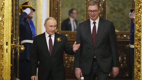 OSTAJU SVA ČETIRI STUBA, PRETNJE EU SAMO ĆORAK: Analiza Novosti - Da li se posetom predsednika Moskvi menja naša strateška orijentacija