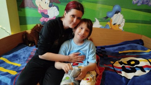 SAKUPLJEN NOVAC ZA MILIVOJEVO LEČENJE: Majka Kristina podelila vesti