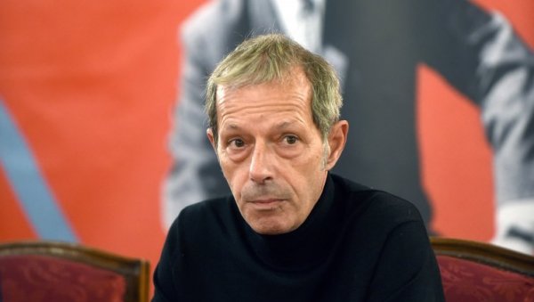 СВЕТ БЕЛЕЖИО ОКОМ КАМЕРЕ: Преминуо сниматељ Вук Дапчевић СВЕТ БЕЛЕЖИО ОКОМ КАМЕРЕ: Преминуо сниматељ Вук Дапчевић