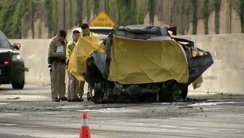 ТЕШКА САОБРАЋАЈНА НЕСРЕЋА: Једна особа погинула, 32 повређене у судару на ауто-путу ТЕШКА САОБРАЋАЈНА НЕСРЕЋА: Једна особа погинула, 32 повређене у судару на ауто-путу