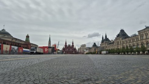CRVENI TRG U MOSKVI I DALJE ZATVOREN: Evo kako izgleda nakon Parade pobede (VIDEO)