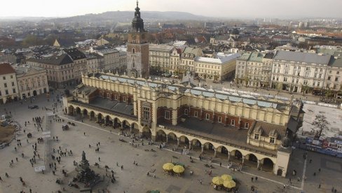 POLJSKA ZATVARA RUSKI KONZULAT U KRAKOVU: Čeka se odgovor Moskve POLJSKA ZATVARA RUSKI KONZULAT U KRAKOVU: Čeka se odgovor Moskve