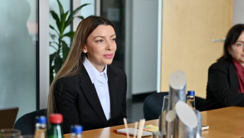 CILJ NAM JE PREKO 300 ZAPOSLENIH Ministarka Mesarović poručila da se podrška niškoj kompaniji nastavlja CILJ NAM JE PREKO 300 ZAPOSLENIH Ministarka Mesarović poručila da se podrška niškoj kompaniji nastavlja