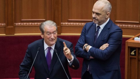 VELIKA ALBANIJA SADA BEZ OBLANDI: Odličnim izbornim rezultatom Berišinog bloka u Tirani zacementirana ideja koja može da zapali Balkan VELIKA ALBANIJA SADA BEZ OBLANDI: Odličnim izbornim rezultatom Berišinog bloka u Tirani zacementirana ideja koja može da zapali Balkan