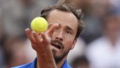 RUS NA NEVEROVATAN NAČIN IZGUBIO U RIMU! Danil Medvedev eliminisan u osmini finala - i to kako! RUS NA NEVEROVATAN NAČIN IZGUBIO U RIMU! Danil Medvedev eliminisan u osmini finala - i to kako!
