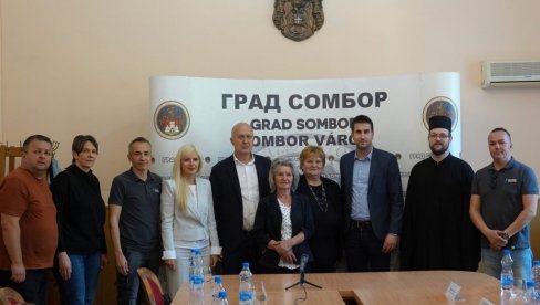 ПРИЈЕМ ЗА ЉУДЕ ВЕЛИКОГ СРЦА: Град Сомбор угостио добровољне даваоце крви ПРИЈЕМ ЗА ЉУДЕ ВЕЛИКОГ СРЦА: Град Сомбор угостио добровољне даваоце крви
