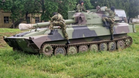 SRPSKA ARTILJERIJA I PEŠADIJA NA OBUCI: Haubice, minobacači, maljutke... (FOTO)