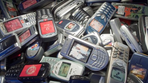 DA LI STE BACILI OVE STARE TELEFONE? Možda sedite na pravom malom blagu