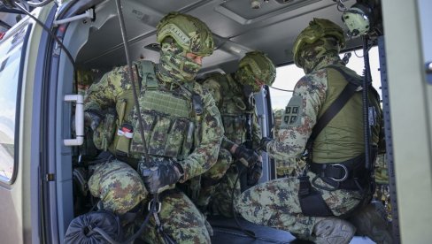 ПОГЛЕДАЈТЕ - СРПСКИ СПЕЦИЈАЛЦИ НА ДЕЛУ: Борбени тимови 72. бригаде за специјалне операције на обуци (ВИДЕО/ФОТО) ПОГЛЕДАЈТЕ - СРПСКИ СПЕЦИЈАЛЦИ НА ДЕЛУ: Борбени тимови 72. бригаде за специјалне операције на обуци (ВИДЕО/ФОТО)
