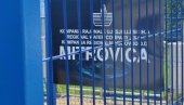 NASTAVLJA SE KURTIJEV TEROR NAD SRBIMA: Policija lažne države upala u postrojenje Regionalnog vodovoda u Zubinom Potoku NASTAVLJA SE KURTIJEV TEROR NAD SRBIMA: Policija lažne države upala u postrojenje Regionalnog vodovoda u Zubinom Potoku