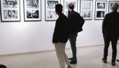 У ГАЛЕРИЈИ ТРЕБИЊСКОГ КУЛТУРНОГ ЦЕНТРА ИЗЛОЖБА STREET : Црно-бели поглед на дух улице