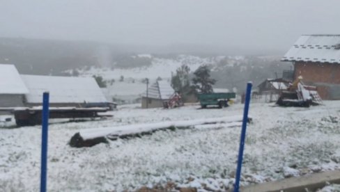 SNEG ZAVEJAO PEŠTERSKU VISORAVAN: Zimska idila u maju (VIDEO) SNEG ZAVEJAO PEŠTERSKU VISORAVAN: Zimska idila u maju (VIDEO)