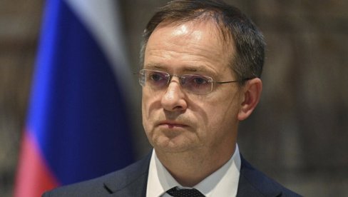 РУСИ ЧЕКАЈУ ОДГОВОР: Медински позвао Умерова и изнео руски предлог