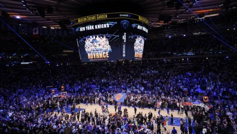 СПЕКТАКЛ У ЊУЈОРКУ: Никси традиционално играју на овај дан