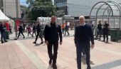 ВУЧЕВИЋ НА СВЕНАРОДНОМ САБОРУ У НИШУ: Грађани поздрављају председника СНС-а (ВИДЕО) ВУЧЕВИЋ НА СВЕНАРОДНОМ САБОРУ У НИШУ: Грађани поздрављају председника СНС-а (ВИДЕО)