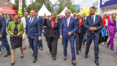 ПОЧЕО 92. МЕЂУНАРОДНИ ПОЉОПРИВРЕДНИ САЈАМ У НОВОМ САДУ: Највећу смотру аграра у региону свечано отворио министар Драган Гламочић ПОЧЕО 92. МЕЂУНАРОДНИ ПОЉОПРИВРЕДНИ САЈАМ У НОВОМ САДУ: Највећу смотру аграра у региону свечано отворио министар Драган Гламочић