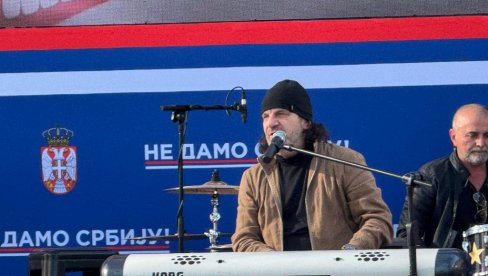 АЦА ЛУКАС НА СВЕНАРОДНОМ СКУПУ У НИШУ: Ми смо рођени деблокирани