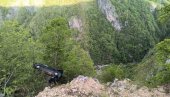 CELU NOĆ PROVEO NAD AMBISOM: Drama u šavničkom kraju, muškarac vozilom sleteo s puta CELU NOĆ PROVEO NAD AMBISOM: Drama u šavničkom kraju, muškarac vozilom sleteo s puta