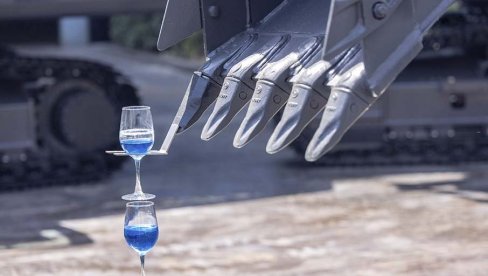 ROBOTI ĆE RADITI DOK LJUDI SPAVAJU: Kinezi tvrde da humanoidne mašine neće zameniti radnu snagu