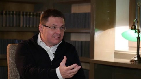 ПРОФЕСОР ЧВОРОВИЋ ОТКРИО: Студентску изборну листу саставља човек из Лондона! (ВИДЕО) ПРОФЕСОР ЧВОРОВИЋ ОТКРИО: Студентску изборну листу саставља човек из Лондона! (ВИДЕО)