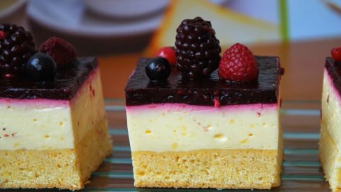 I HLADE I SLADE, A USPEVAJU I POČETNICIMA: Ledene kocke sa šumskim voćem (VIDEO) I HLADE I SLADE, A USPEVAJU I POČETNICIMA: Ledene kocke sa šumskim voćem (VIDEO)