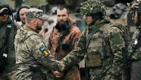 ПОРУКА ЗАПАДА - РАТ НЕЋЕ СТАТИ: Кијев верује да му треба још 250.000 људи за преокрет, Лондон говори о слању трупа у Украјину (ВИДЕО)