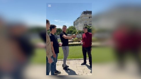 SLAVIMO, SLAVIMO... Veselje i šampanjac u Pionirskom parku zbog Milutina koji želi da uči (VIDEO) SLAVIMO, SLAVIMO... Veselje i šampanjac u Pionirskom parku zbog Milutina koji želi da uči (VIDEO)
