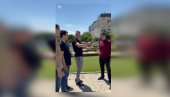 SLAVIMO, SLAVIMO... Veselje i šampanjac u Pionirskom parku zbog Milutina koji želi da uči (VIDEO)