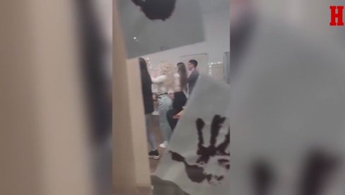 BIZARNO: Ovako blokaderi Filozofskog fakulteta u Nišu žale nastradale u Novom Sadu (VIDEO) BIZARNO: Ovako blokaderi Filozofskog fakulteta u Nišu žale nastradale u Novom Sadu (VIDEO)