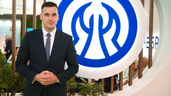 „ДУНАВ ОСИГУРАЊЕ“ НА САЈМУ ПОЉОПРИВРЕДЕ У НОВОМ САДУ Закључена полиса осигурања вредна четири милиона динара „ДУНАВ ОСИГУРАЊЕ“ НА САЈМУ ПОЉОПРИВРЕДЕ У НОВОМ САДУ Закључена полиса осигурања вредна четири милиона динара
