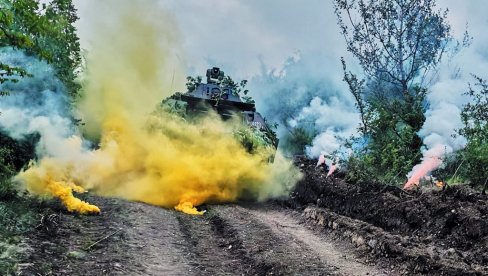 ПОГЛЕДАЈТЕ – ОКЛОПНО-ИЗВИЂАЧКИ БАТАЉОН НА ВЕЖБИ: Тестирао способност за извршавање задатака (ФОТО)