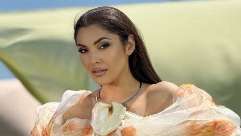 ЗА ТИХЕ СТУБОВЕ СВЕТА: Надица Адемов снажну поруку упутила свим мајкама на планети (ФОТО)