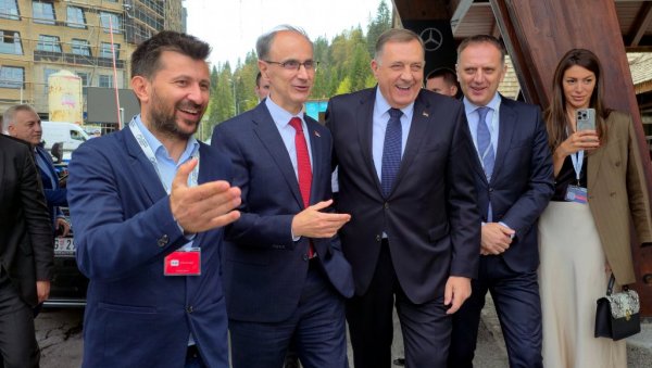 МНОГИ СЕ БОЈЕ СНАЖНЕ СРБИЈЕ: Мацут са Додиком на Јахорина економском форуму потврдио подршку РС И Дејтону МНОГИ СЕ БОЈЕ СНАЖНЕ СРБИЈЕ: Мацут са Додиком на Јахорина економском форуму потврдио подршку РС И Дејтону