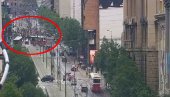 НОВО ТЕРОРИСАЊЕ И МАЛТРЕТИРАЊЕ БЕОГРАЂАНА: Блокадери фотељаши са малолетницима блокирају Немањину улицу (ФОТО) НОВО ТЕРОРИСАЊЕ И МАЛТРЕТИРАЊЕ БЕОГРАЂАНА: Блокадери фотељаши са малолетницима блокирају Немањину улицу (ФОТО)