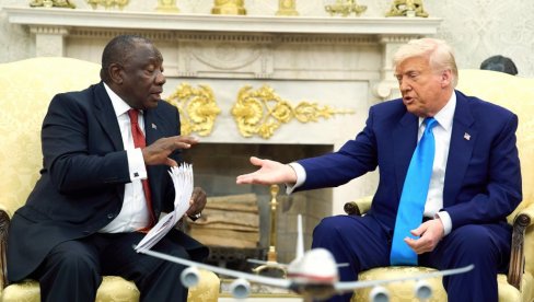 ШОК У ОВАЛНОМ КАБИНЕТУ Трамп угостио председника Јужне Африке, а онда наредио да се угасе светла: Пустите снимак (ВИДЕО)