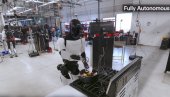 TESLA ROBOT MESIO TESTO I KUVAO VEČERU: Evo šta sve Optimus sada ume da radi