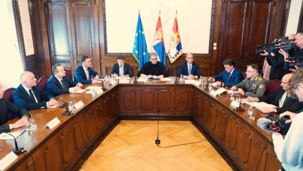 У ТОКУ СЕДНИЦА САВЕТА ЗА НАЦИОНАЛНУ БЕЗБЕДНОСТ: Председава председник Вучић У ТОКУ СЕДНИЦА САВЕТА ЗА НАЦИОНАЛНУ БЕЗБЕДНОСТ: Председава председник Вучић