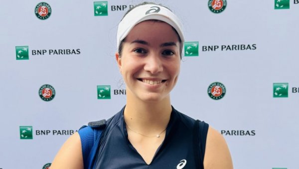 НА КОРАК ДО СНА! Лола Радивојевић после одличних игара у борбама за Ролан Гарос, за Новости открила много тога занимљивог НА КОРАК ДО СНА! Лола Радивојевић после одличних игара у борбама за Ролан Гарос, за Новости открила много тога занимљивог