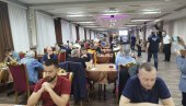 U PARAĆINU POČEO 11. KUP SVETOZARA GLIGORIĆA: U otvorenoj i ženskoj konkurenciji 26 šahovskih ekipa (FOTO)