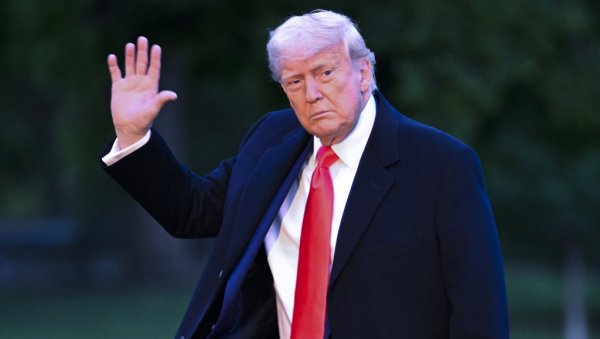 ПРИВАТНА ВЕЧЕРА КОД ТРАМПА: Преко 200 $ТРУМП инвеститора гостовало на имању у Вирџинији ПРИВАТНА ВЕЧЕРА КОД ТРАМПА: Преко 200 $ТРУМП инвеститора гостовало на имању у Вирџинији