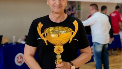OSVETLALI OBRAZ“: Pregršt medalja za Jagodince na karate prvenstvu Srbije (FOTO)