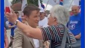 АНА БРНАБИЋ СРЕЛА ЧУВЕНУ БАКУ ИЗ КОСЈЕРИЋА: Чувајте нам Вучића, морамо да се боримо! (ВИДЕО)