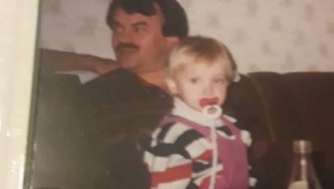 PREPOZNAJETE LI DEVOJČICU: Danas važi za jednu od najlepših pevačica (FOTO)