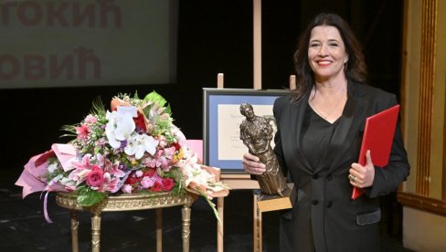 VELIKO GLUMAČKO PRIZNANJE URUČENO NELI MIHAILOVIĆ: Čast je biti u Žankinom sazvežđu (FOTO)